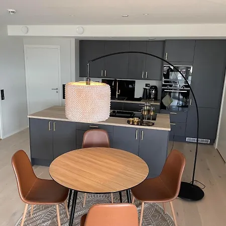 New By The Sea With Fjord View, Parking! 아파트 올레순