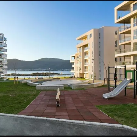 New By The Sea With Fjord View, Parking!