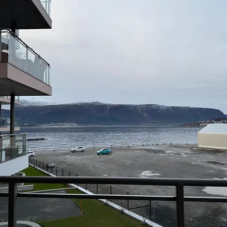 New By The Sea With Fjord View, Parking! Apartment Alesund