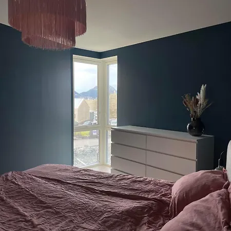 New By The Sea With Fjord View, Parking! Apartment Alesund
