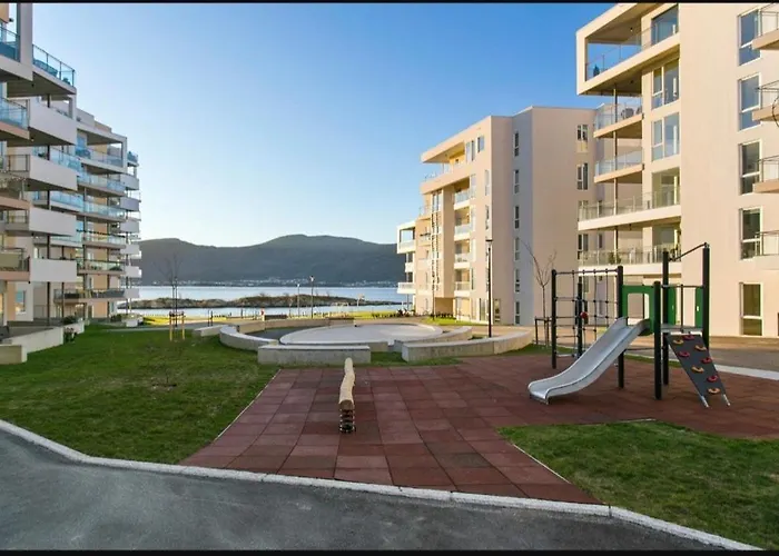 New By The Sea With Fjord View, Parking!