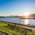 Lägenhet New By The Sea With Fjord View, Parking! *